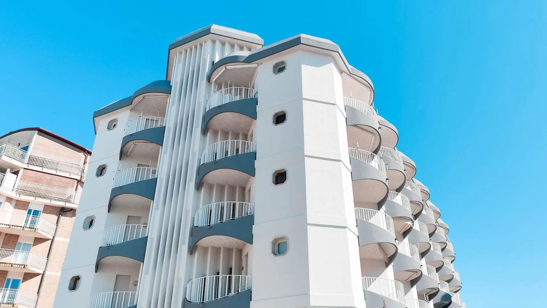 Apollo Fronte Mare Daire Lido di Jesolo